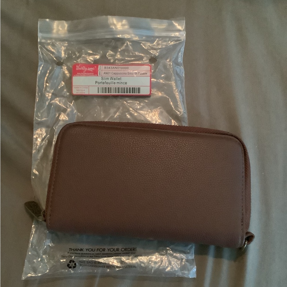 Thirty One Slim Wallet Cappuccino Smooth Pebble NWT